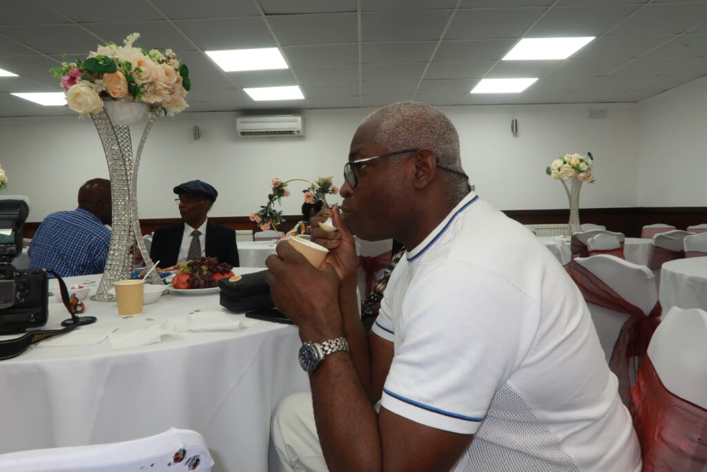 Dennis enjoying his soup (FR)